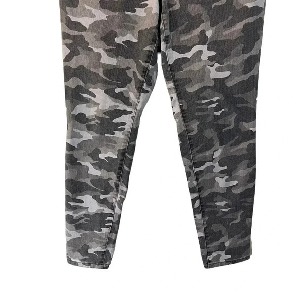 Style & Co Camoflauge Curvy Skinny Leg Jeans Size 10 Stretch Denim Gray Beige - Picture 4 of 7